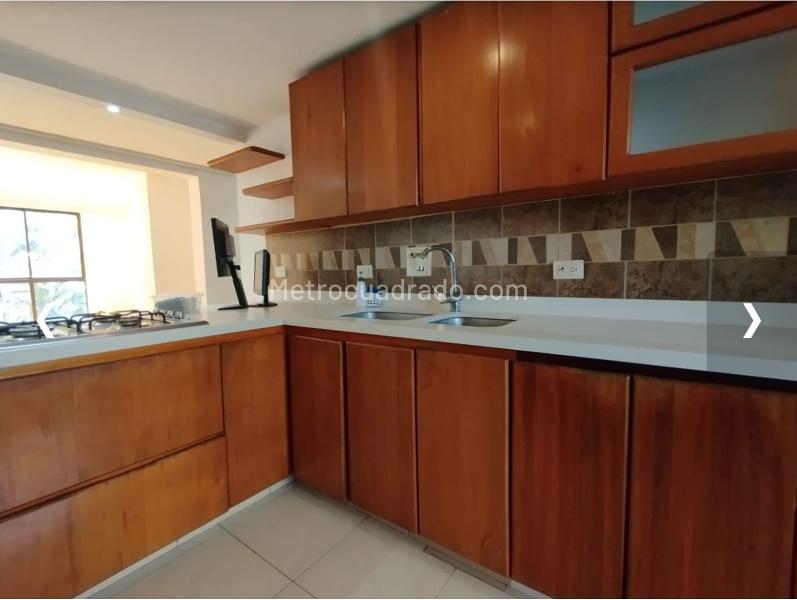 Modern 3BR Apartment in Loma Los Parra - 2
