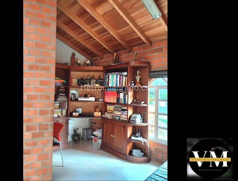 Spacious 5BR House in San Lucas - 8