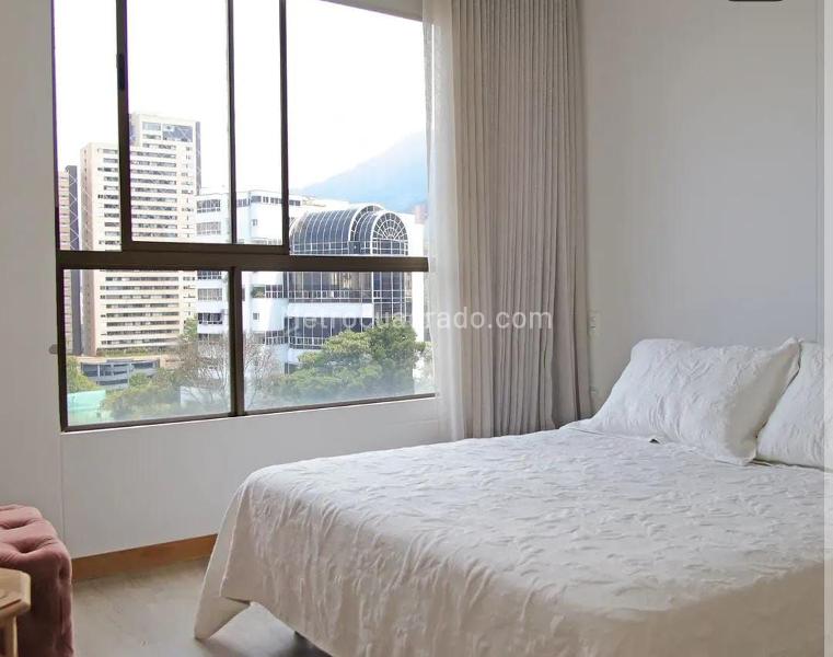 Apartamento de 3 Alcobas con Vista a la Ciudad en El Poblado - 8