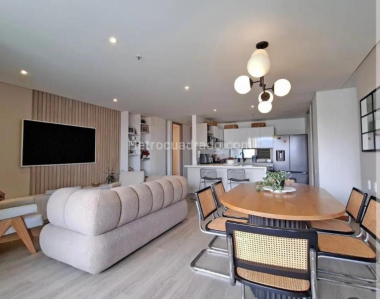 Apartamento de 3 Alcobas con Vista a la Ciudad en El Poblado - 4