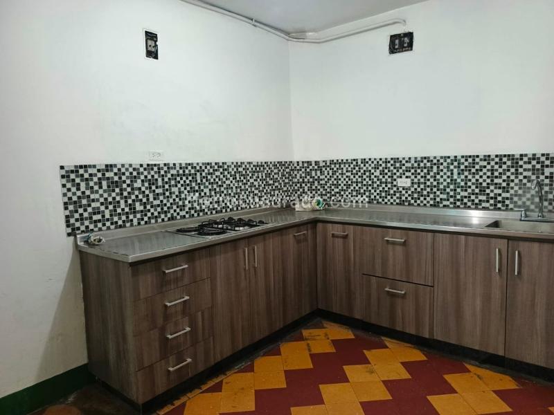 Casa amplia de 4 Alcobas en El Palo - 3