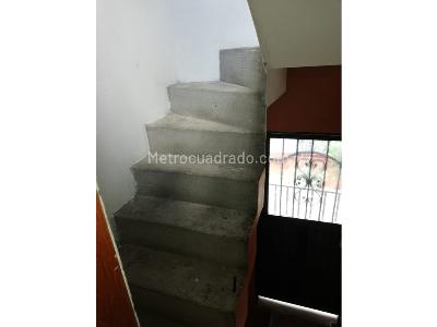 Casa de 5 alcobas en venta en Robledo Aures, Medellín, 110 m² · foto 4 de 20