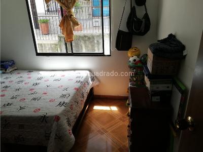 Casa de 5 alcobas en venta en Robledo Aures, Medellín, 110 m² · foto 7 de 20