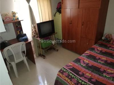 Casa de 5 alcobas en venta en Robledo Aures, Medellín, 110 m² · foto 13 de 20