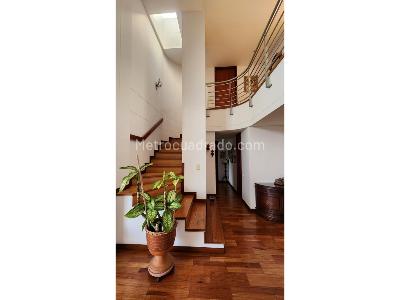 Apartamento de 4 alcobas en venta en Loma Benedictinos, Envigado, 261 m² · foto 2 de 20