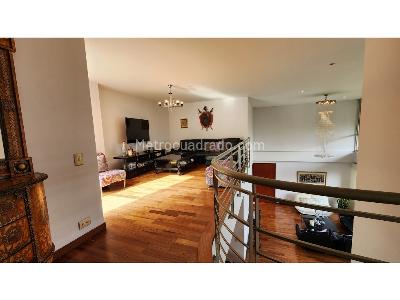 Apartamento de 4 alcobas en venta en Loma Benedictinos, Envigado, 261 m² · foto 6 de 20