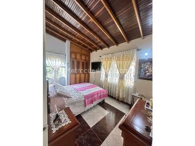 Apartamento de 3 alcobas en venta en Laureles Estadio, Medellín, 148 m² · foto 10 de 19