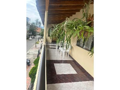 Apartamento de 3 alcobas en venta en Laureles Estadio, Medellín, 148 m² · foto 15 de 19
