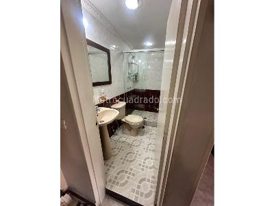 Apartamento de 3 alcobas en venta en Laureles Estadio, Medellín, 148 m² · foto 17 de 19