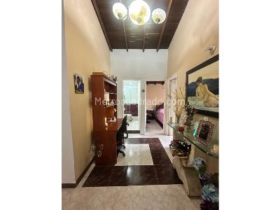 Apartamento de 3 alcobas en venta en Laureles Estadio, Medellín, 148 m² · foto 2 de 19
