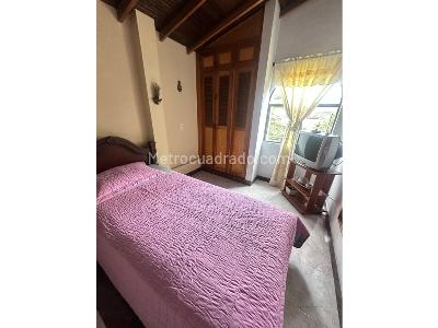 Apartamento de 3 alcobas en venta en Laureles Estadio, Medellín, 148 m² · foto 3 de 19