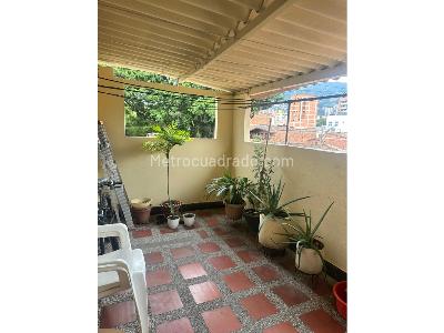 Apartamento de 3 alcobas en venta en Laureles Estadio, Medellín, 148 m² · foto 8 de 19