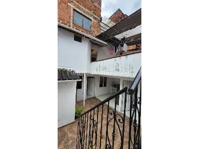 Casa de 5 alcobas en venta en Campo Valdes, Medellín, 128 m² · foto 2 de 20