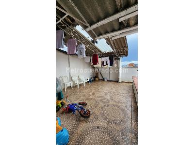 Casa de 5 alcobas en venta en Campo Valdes, Medellín, 128 m² · foto 9 de 20