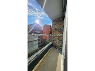 Apartaestudio en venta en Belen Nogal, Medellín, 35 m² · foto 2 de 18