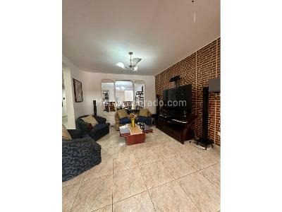 Casa de 4 alcobas en venta en Los Colores, Medellín, 229 m² · foto 4 de 18