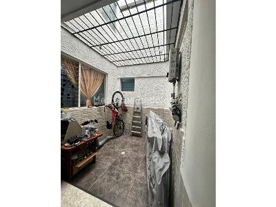 Casa de 4 alcobas en venta en Los Colores, Medellín, 229 m² · foto 13 de 18