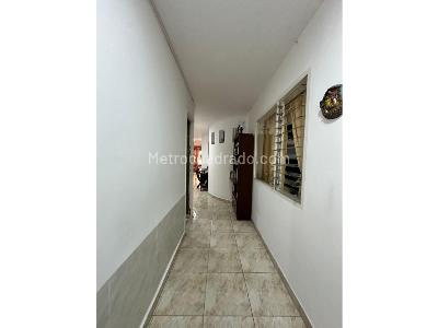 Casa de 4 alcobas en venta en Los Colores, Medellín, 229 m² · foto 18 de 18