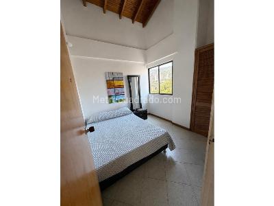 Apartamento de 2 alcobas en venta en Loma De Los Bernal, Medellín, 53 m² · foto 5 de 18
