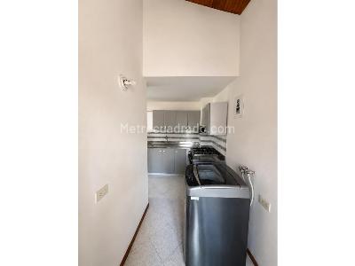 Apartamento de 2 alcobas en venta en Loma De Los Bernal, Medellín, 53 m² · foto 9 de 18