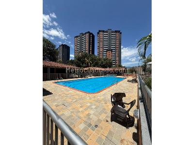 Apartamento de 2 alcobas en venta en Loma De Los Bernal, Medellín, 53 m² · foto 10 de 18