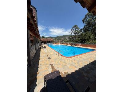 Apartamento de 2 alcobas en venta en Loma De Los Bernal, Medellín, 53 m² · foto 11 de 18
