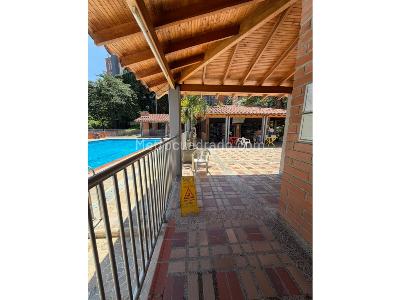Apartamento de 2 alcobas en venta en Loma De Los Bernal, Medellín, 53 m² · foto 12 de 18