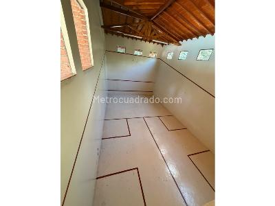 Apartamento de 2 alcobas en venta en Loma De Los Bernal, Medellín, 53 m² · foto 13 de 18