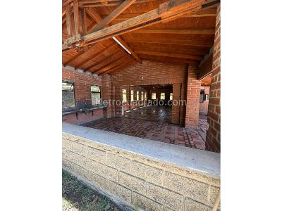 Apartamento de 2 alcobas en venta en Loma De Los Bernal, Medellín, 53 m² · foto 17 de 18