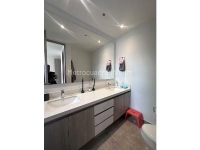 Apartamento de 3 alcobas en venta en Loma De Las Brujas, Medellín, 172 m² · foto 15 de 20