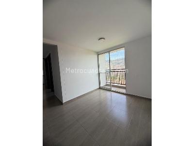 Apartamento de 3 alcobas en venta en Cabañas, Bello, 53 m² · foto 6 de 20