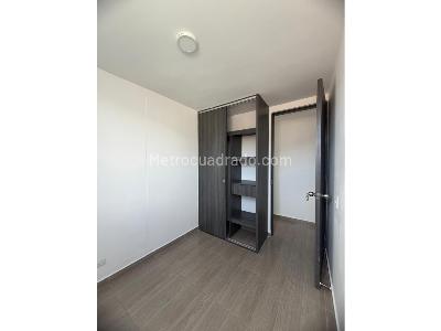 Apartamento de 3 alcobas en venta en Cabañas, Bello, 53 m² · foto 11 de 20