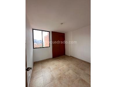 Apartamento de 4 alcobas en venta en Laureles Estadio, Medellín, 240 m² · foto 18 de 20