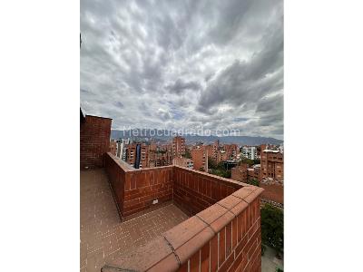 Apartamento de 4 alcobas en venta en Laureles Estadio, Medellín, 240 m² · foto 20 de 20