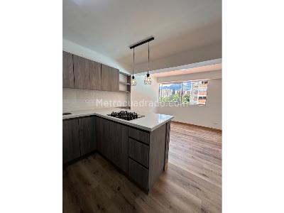 Apartamento de 2 alcobas en venta en Madera, Bello, 37 m² · foto 2 de 12
