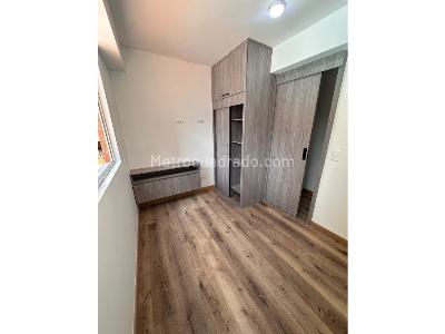 Apartamento de 2 alcobas en venta en Madera, Bello, 37 m² · foto 5 de 12