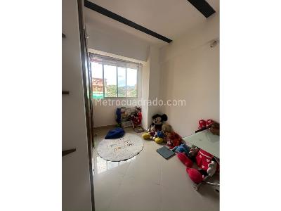 Apartamento de 4 alcobas en venta en San Joaquin, Medellín, 110 m² · foto 19 de 20