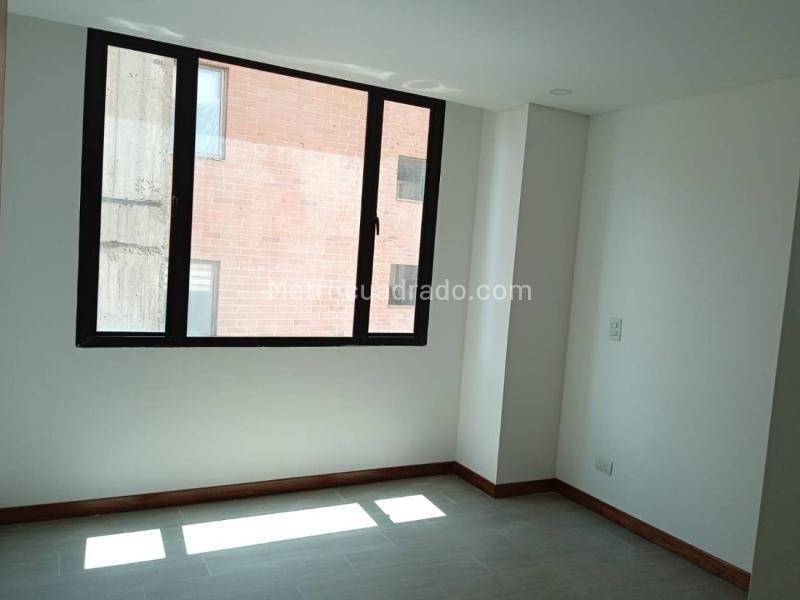 Apartamento de 3 Alcobas con Terraza en Conquistadores - 6