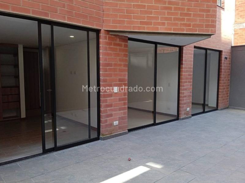 Apartamento de 3 Alcobas con Terraza en Conquistadores - 8