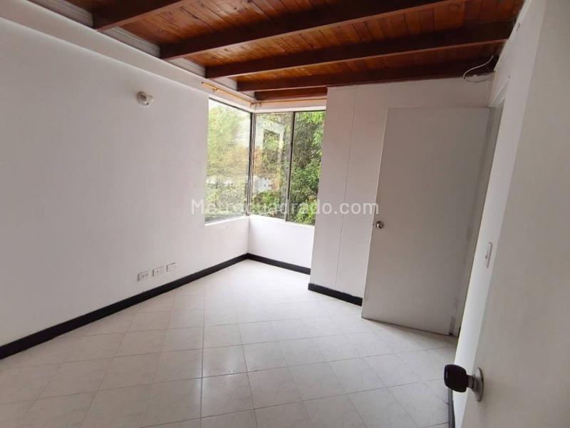 3BR Apartment for Rent in Belún Miravalle, Medellín