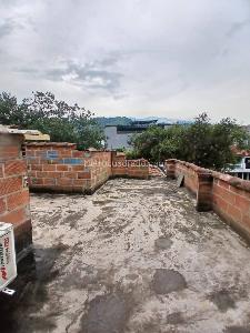 Casa de 3 alcobas en venta en San Javier, Medellín, 90 m² · foto 11 de 16