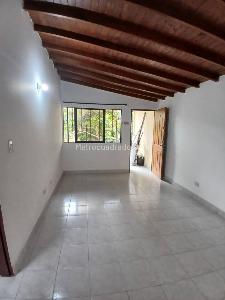 Casa de 3 alcobas en venta en San Javier, Medellín, 90 m² · foto 8 de 16