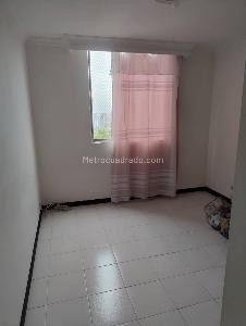 Apartamento de 3 alcobas en arriendo en Loma Del Indio, Medellín, 72 m² · foto 4 de 12
