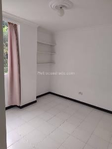 Apartamento de 3 alcobas en arriendo en Loma Del Indio, Medellín, 72 m² · foto 7 de 12