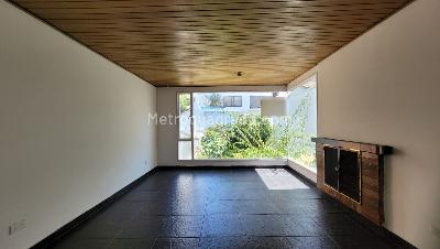 Casa de 3 alcobas en arriendo en Santa Barbara, Bogotá, 267 m² · foto 2 de 20