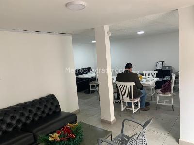 Casa de 4 alcobas en venta en Cedritos Contador, Bogotá, 400 m² · foto 10 de 12