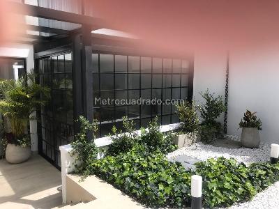 Casa de 5 alcobas en venta en Santa Barbara Alta Usaquen, Bogotá, 433 m² · foto 1 de 1