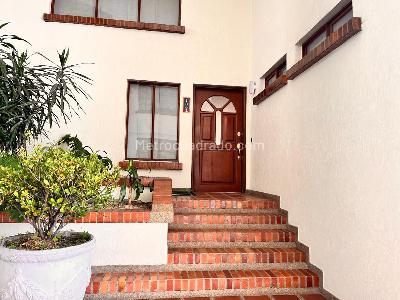 Apartamento de 4 alcobas en venta en Bulevar Niza, Bogotá, 229 m² · foto 13 de 20
