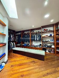 Apartamento de 4 alcobas en venta en Santa Barbara Central, Bogotá, 500 m² · foto 4 de 13