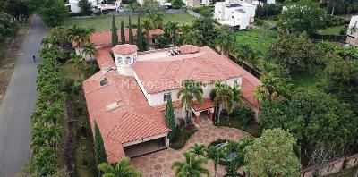 Casa de 5 alcobas en venta en Altos De Ciudad Jardin, Cali · foto 2 de 20